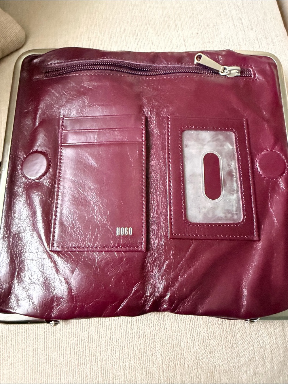 HOBO Vintage Wallet Bag in Wine